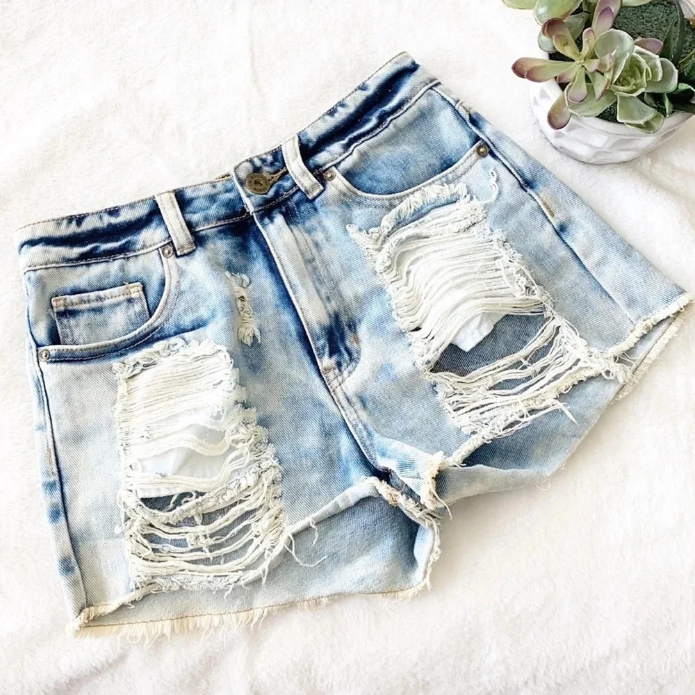 Bullhead denim distressed high rise mom shorts